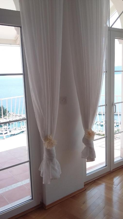 Die Appartements Glavas,Eckwohnunge Fuer 2 Personen ノヴィ・ヴィノドロスキー エクステリア 写真