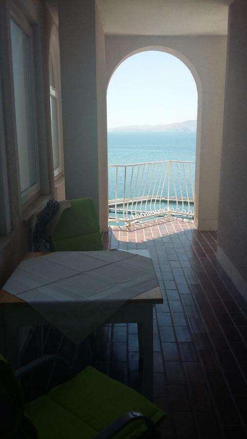 Die Appartements Glavas,Eckwohnunge Fuer 2 Personen ノヴィ・ヴィノドロスキー エクステリア 写真